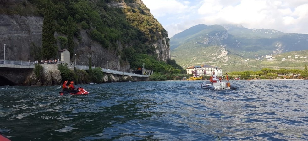 Paura sul Garda per una persona scomparsa in acqua ma era un falso allarme